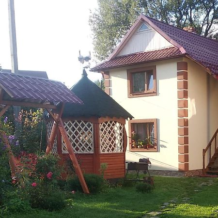 Shelter Pid Lypamy Villa Mykulychyn Exterior photo